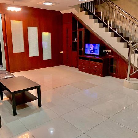 Awani Homestay Seberang Jaya Permatang Janggus Esterno foto